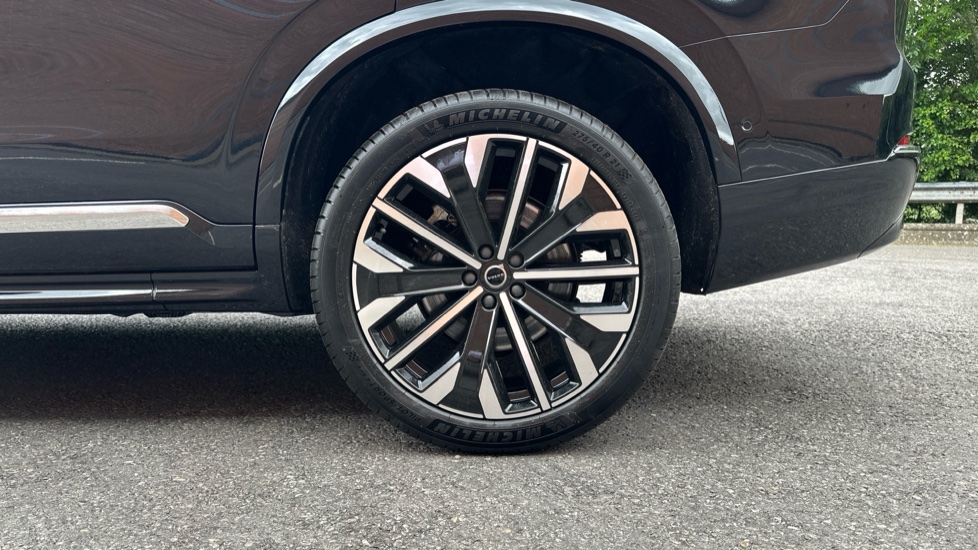 Volvo XC90 2.0 B5P Ultra Dark 5dr AWD Geartronic Petrol Estate - Image 9