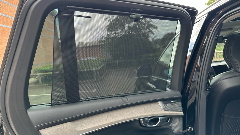 Volvo XC90 2.0 B5P Ultra Dark 5dr AWD Geartronic Petrol Estate - Image 46