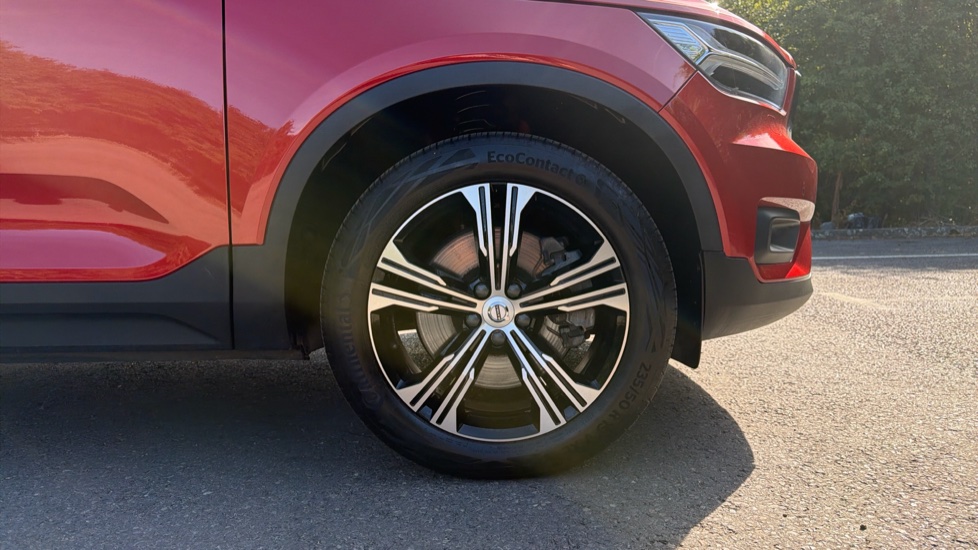 Volvo XC40 1.5 T5 Recharge PHEV Inscription Pro 5dr Auto Estate - Image 9