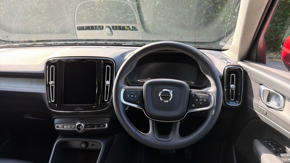 Volvo XC40 1.5 T5 Recharge PHEV Inscription Pro 5dr Auto Estate - Image 10