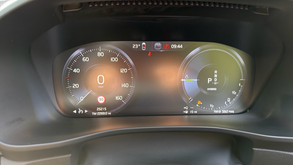Volvo XC40 1.5 T5 Recharge PHEV Inscription Pro 5dr Auto Estate - Image 11