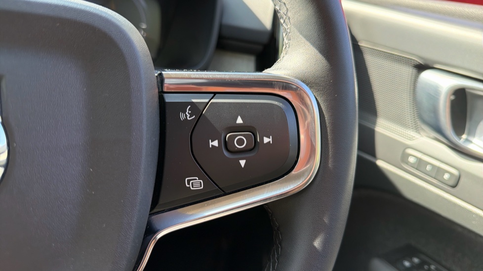 Volvo XC40 1.5 T5 Recharge PHEV Inscription Pro 5dr Auto Estate - Image 21