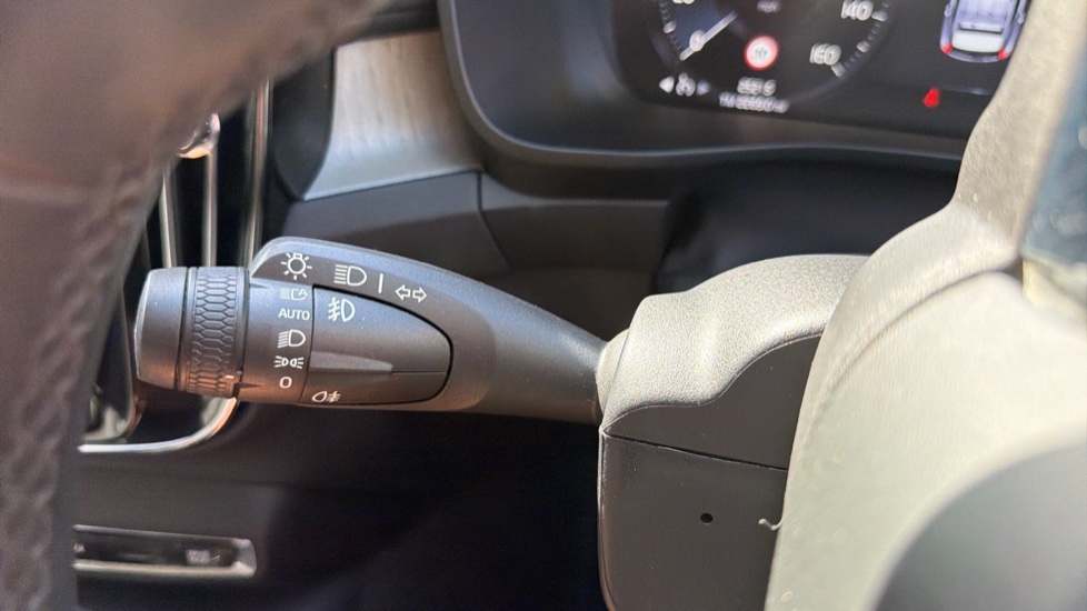 Volvo XC40 1.5 T5 Recharge PHEV Inscription Pro 5dr Auto Estate - Image 22