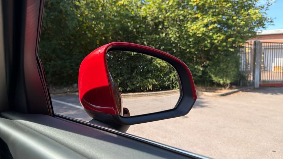 Volvo XC40 1.5 T5 Recharge PHEV Inscription Pro 5dr Auto Estate - Image 31