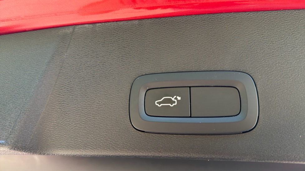 Volvo XC40 1.5 T5 Recharge PHEV Inscription Pro 5dr Auto Estate - Image 34
