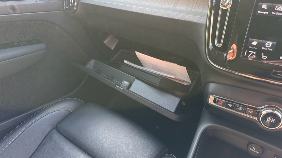 Volvo XC40 1.5 T5 Recharge PHEV Inscription Pro 5dr Auto Estate - Image 35