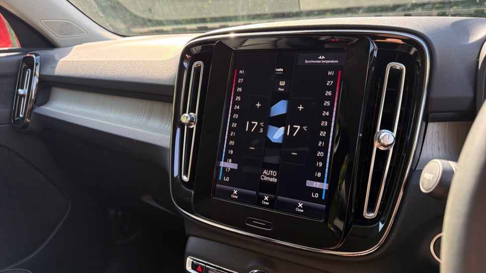 Volvo XC40 1.5 T5 Recharge PHEV Inscription Pro 5dr Auto Estate - Image 39