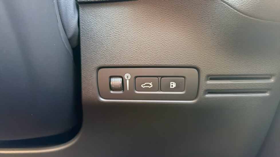 Volvo XC40 1.5 T5 Recharge PHEV Inscription Pro 5dr Auto Estate - Image 45