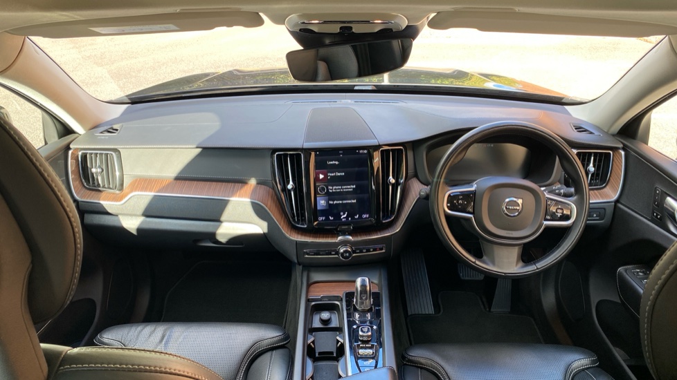 Volvo XC60 2.0 T8 Hybrid Inscription Pro 5dr AWD Geartronic Estate - Image 5