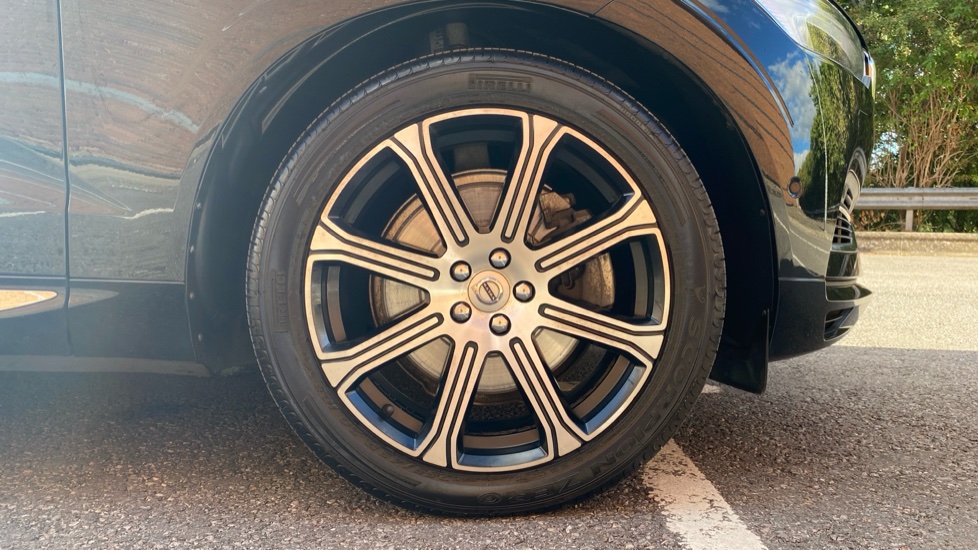 Volvo XC60 2.0 T8 Hybrid Inscription Pro 5dr AWD Geartronic Estate - Image 9