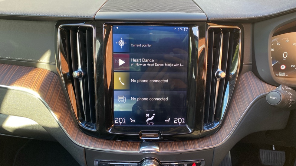 Volvo XC60 2.0 T8 Hybrid Inscription Pro 5dr AWD Geartronic Estate - Image 38