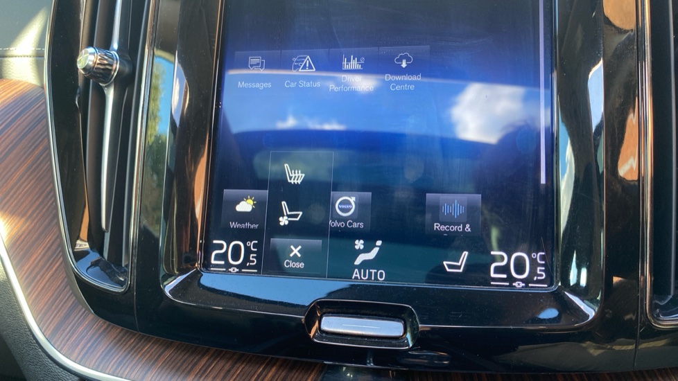 Volvo XC60 2.0 T8 Hybrid Inscription Pro 5dr AWD Geartronic Estate - Image 42