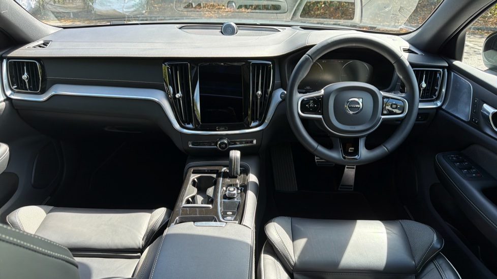 Volvo S60 2.0 T8 Recharge PHEV Polestar Engineered AWD Auto Saloon - Image 5