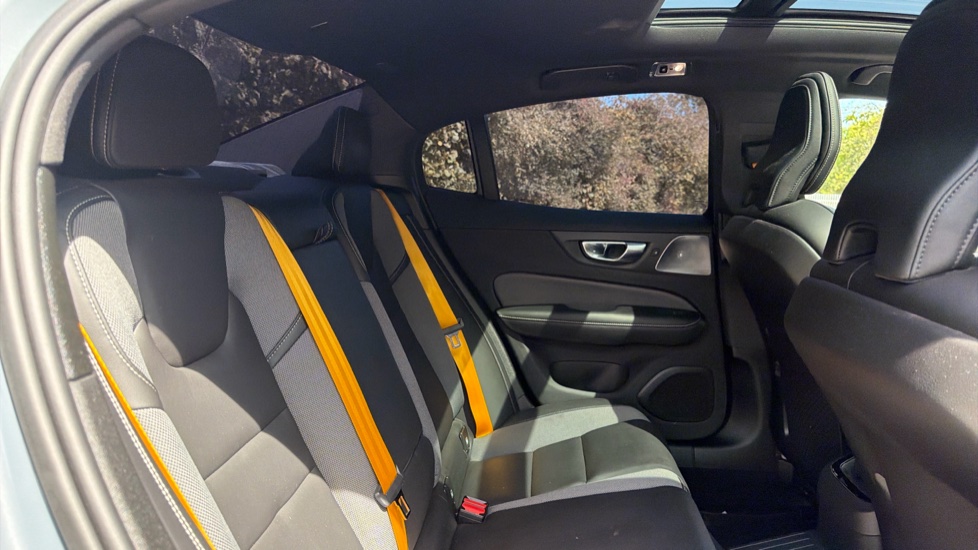 Volvo S60 2.0 T8 Recharge PHEV Polestar Engineered AWD Auto Saloon - Image 6