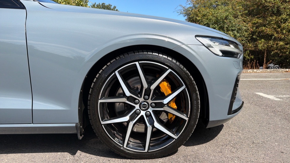 Volvo S60 2.0 T8 Recharge PHEV Polestar Engineered AWD Auto Saloon - Image 9