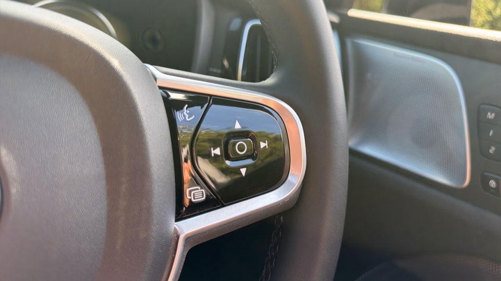 Volvo S60 2.0 T8 Recharge PHEV Polestar Engineered AWD Auto Saloon - Image 21