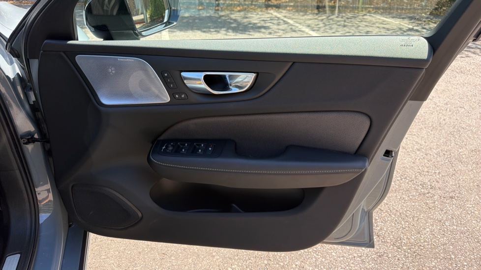 Volvo S60 2.0 T8 Recharge PHEV Polestar Engineered AWD Auto Saloon - Image 28
