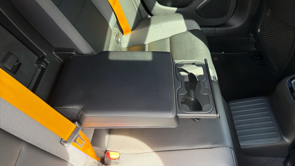 Volvo S60 2.0 T8 Recharge PHEV Polestar Engineered AWD Auto Saloon - Image 33