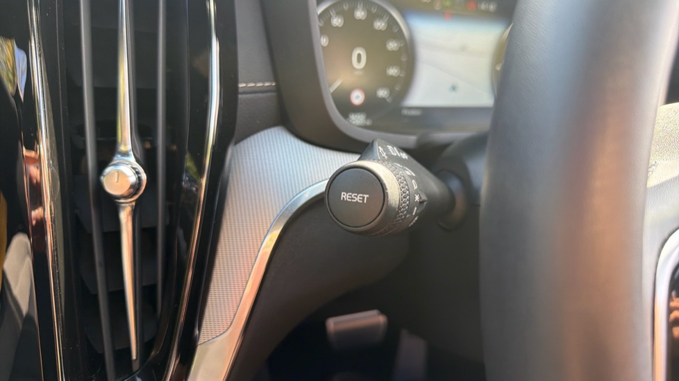 Volvo S60 2.0 T8 Recharge PHEV Polestar Engineered AWD Auto Saloon - Image 50