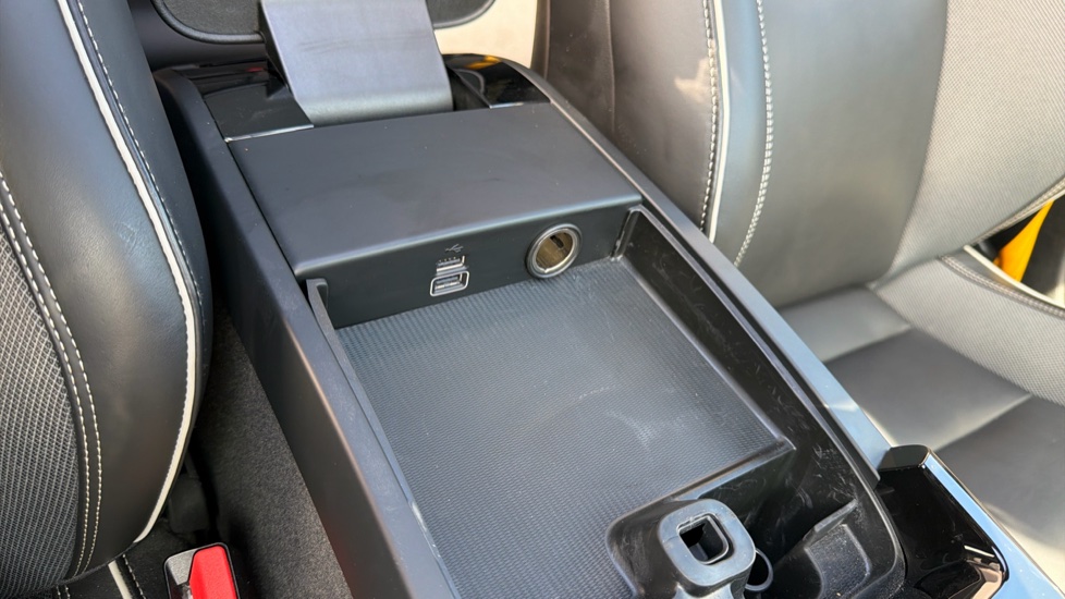 Volvo S60 2.0 T8 Recharge PHEV Polestar Engineered AWD Auto Saloon - Image 52