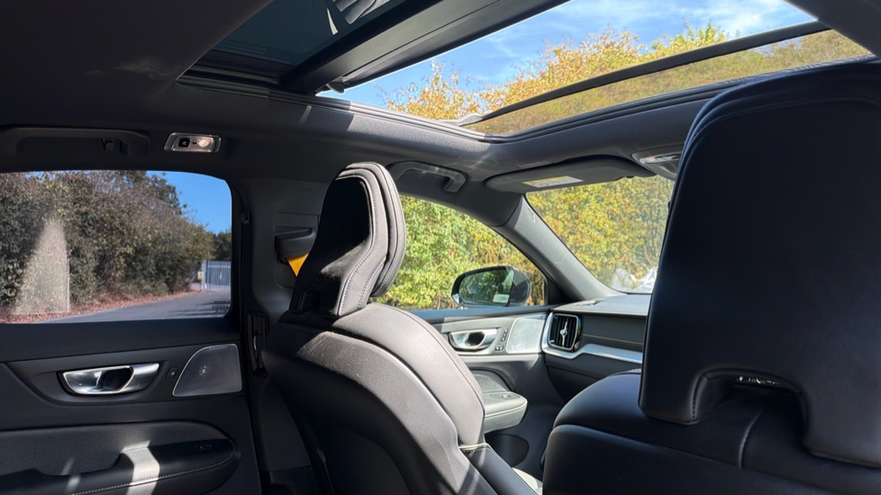 Volvo S60 2.0 T8 Recharge PHEV Polestar Engineered AWD Auto Saloon - Image 59