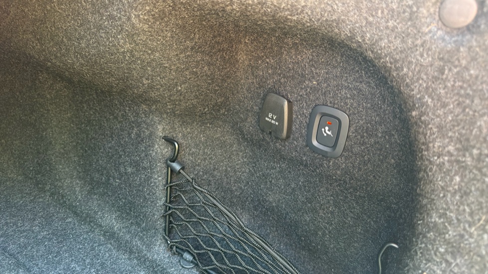 Volvo S60 2.0 T8 Recharge PHEV Polestar Engineered AWD Auto Saloon - Image 64