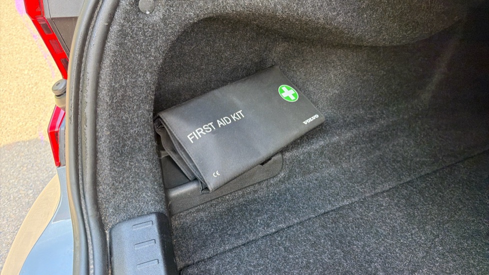 Volvo S60 2.0 T8 Recharge PHEV Polestar Engineered AWD Auto Saloon - Image 65