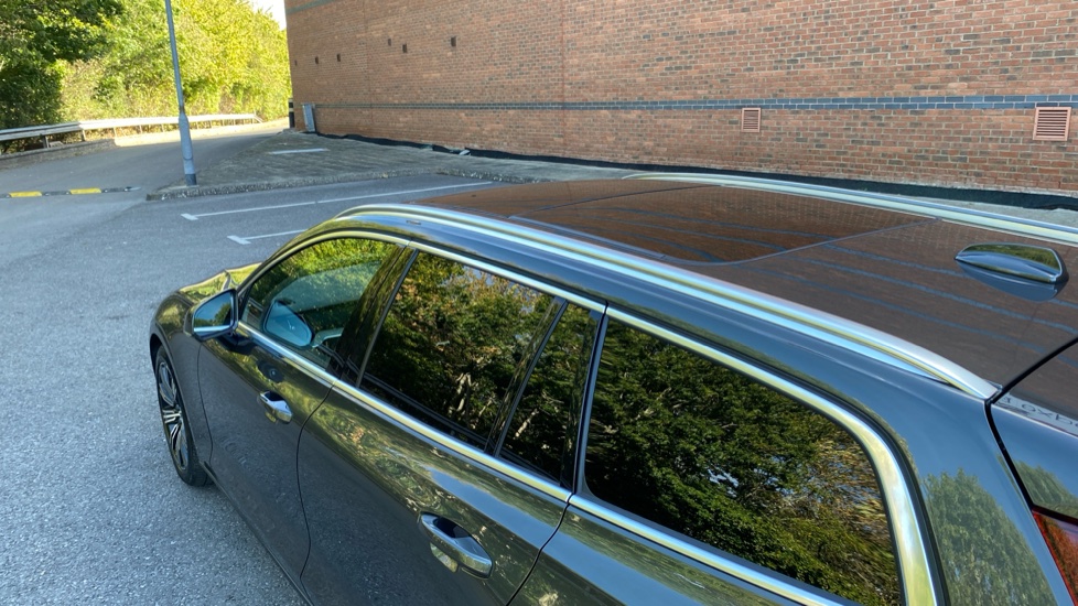 Volvo V60 2.0 T5 Inscription 5dr Auto Petrol Estate - Image 16