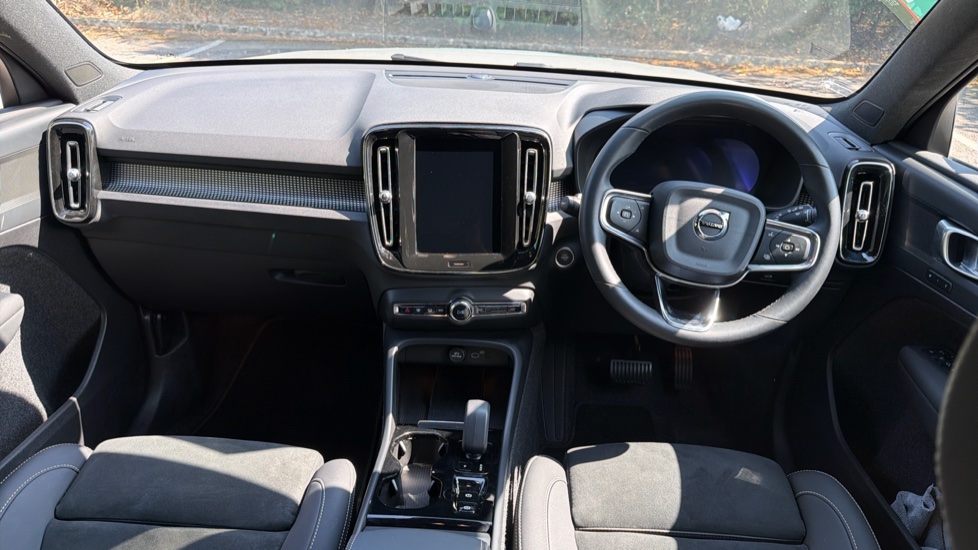 Volvo XC40 2.0 B3P Plus Dark 5dr Auto Petrol Estate - Image 5