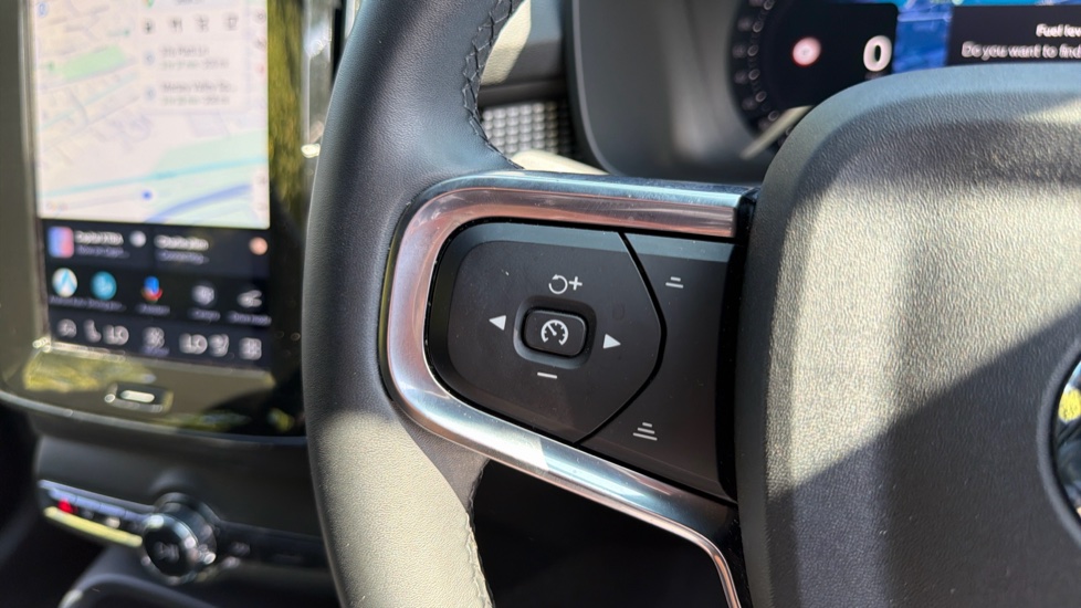 Volvo XC40 2.0 B3P Plus Dark 5dr Auto Petrol Estate - Image 20
