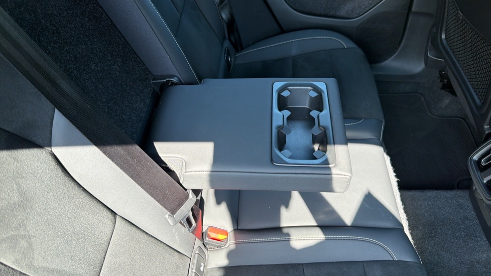 Volvo XC40 2.0 B3P Plus Dark 5dr Auto Petrol Estate - Image 33