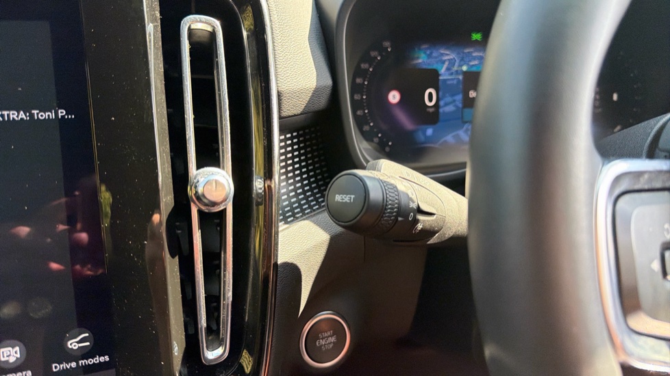 Volvo XC40 2.0 B3P Plus Dark 5dr Auto Petrol Estate - Image 51