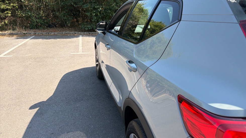 Volvo XC40 2.0 B3P Plus Dark 5dr Auto Petrol Estate - Image 63