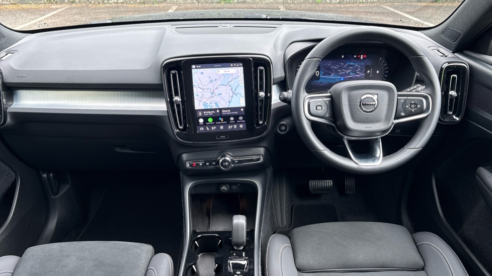 Volvo XC40 2.0 B3P Plus Black Edition 5dr Auto Petrol Estate - Image 5