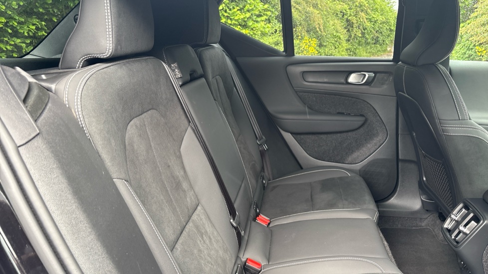 Volvo XC40 2.0 B3P Plus Black Edition 5dr Auto Petrol Estate - Image 6