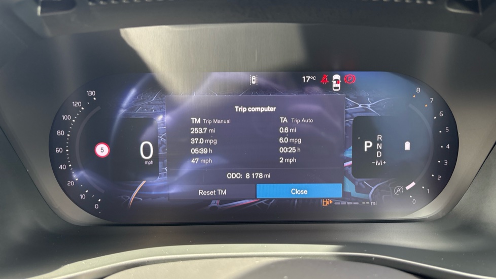 Volvo XC40 2.0 B3P Plus Black Edition 5dr Auto Petrol Estate - Image 14