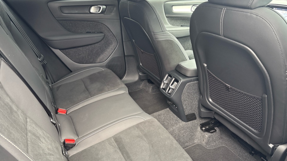Volvo XC40 2.0 B3P Plus Black Edition 5dr Auto Petrol Estate - Image 31