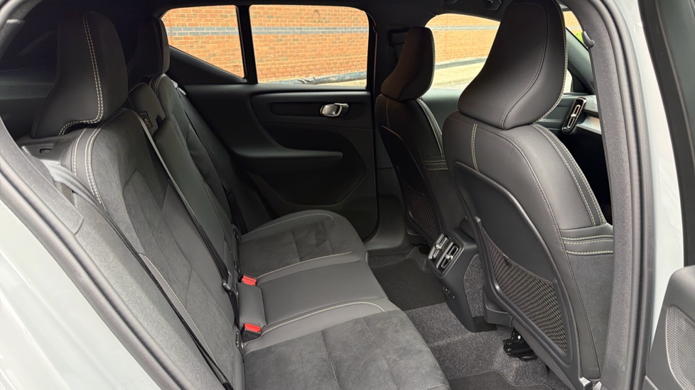 Volvo XC40 2.0 B3P Plus Black Edition 5dr Auto Petrol Estate - Image 6