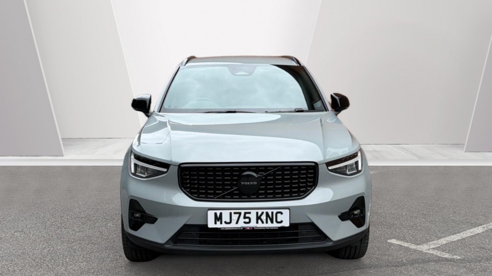 Volvo XC40 2.0 B3P Plus Black Edition 5dr Auto Petrol Estate - Image 8