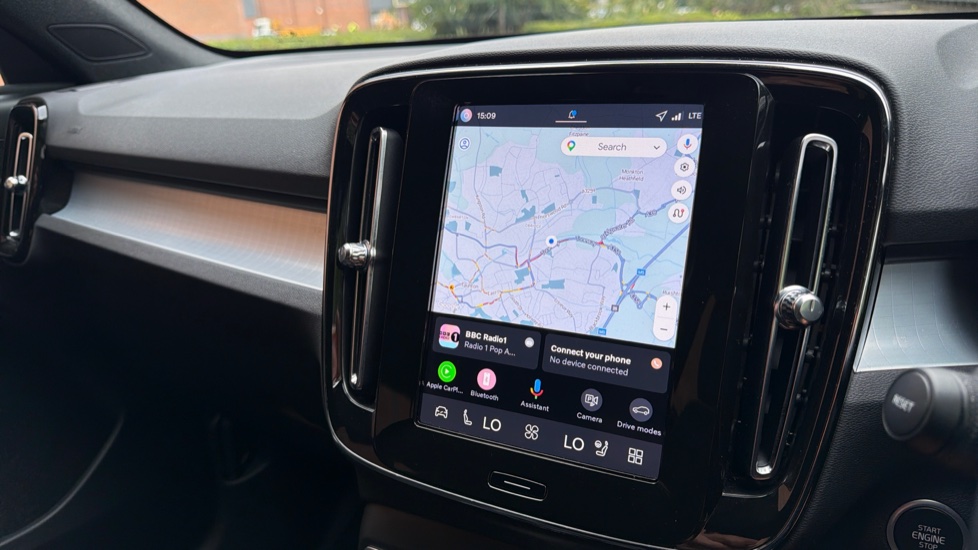 Volvo XC40 2.0 B3P Plus Black Edition 5dr Auto Petrol Estate - Image 18