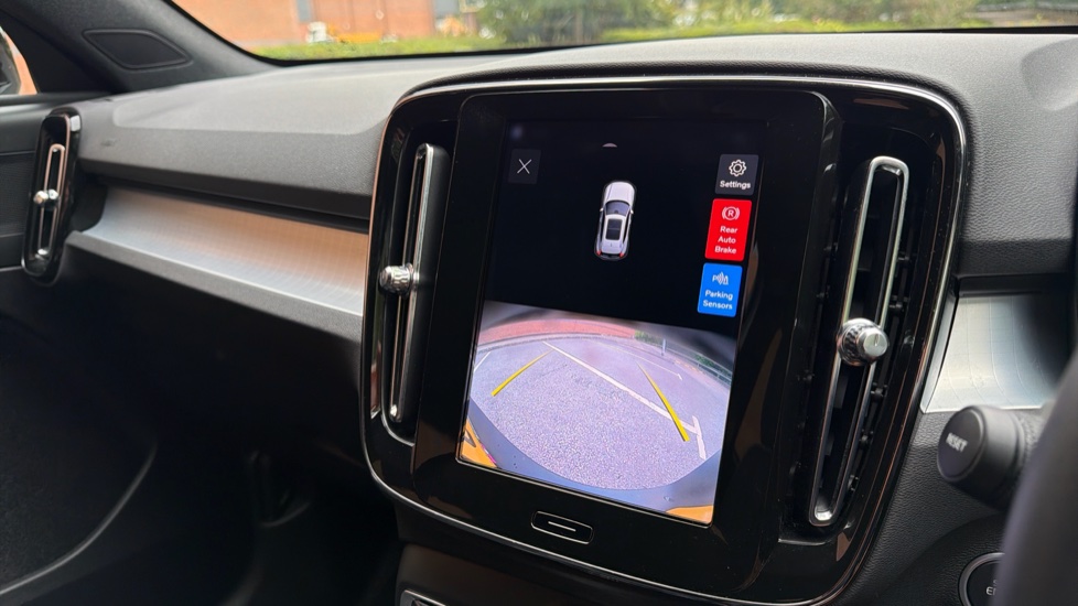 Volvo XC40 2.0 B3P Plus Black Edition 5dr Auto Petrol Estate - Image 19