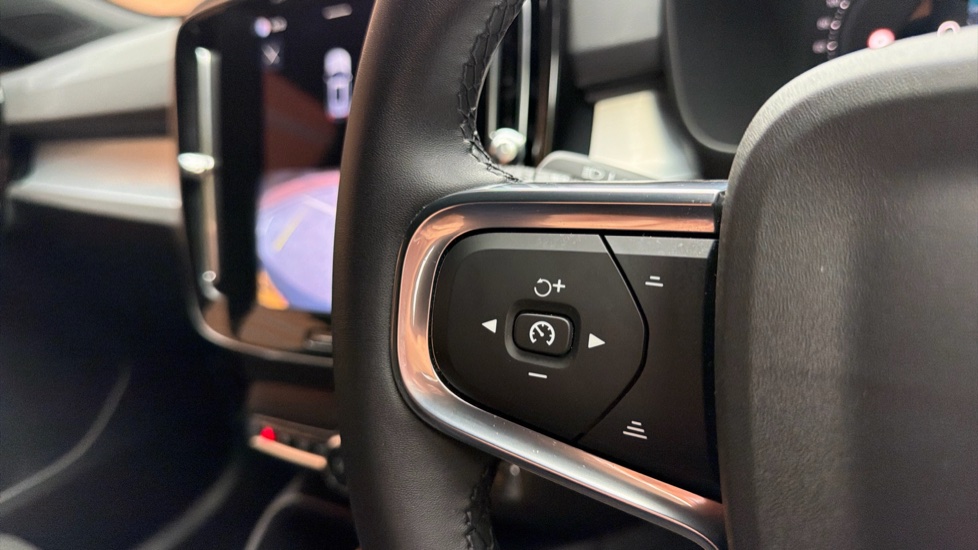 Volvo XC40 2.0 B3P Plus Black Edition 5dr Auto Petrol Estate - Image 21