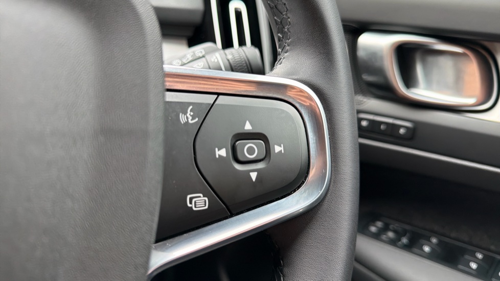 Volvo XC40 2.0 B3P Plus Black Edition 5dr Auto Petrol Estate - Image 22