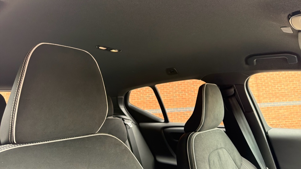 Volvo XC40 2.0 B3P Plus Black Edition 5dr Auto Petrol Estate - Image 31