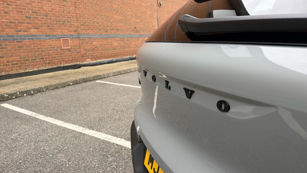 Volvo XC40 2.0 B3P Plus Black Edition 5dr Auto Petrol Estate - Image 54
