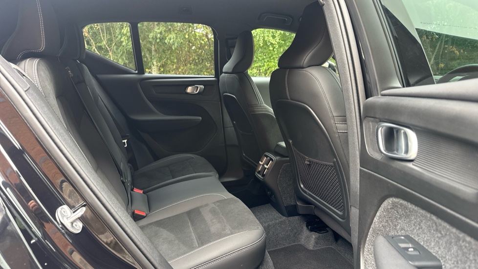 Volvo XC40 2.0 B4P Plus Black Edition 5dr Auto Petrol Estate - Image 6