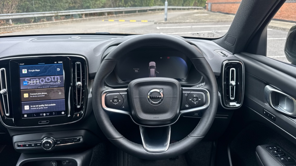 Volvo XC40 2.0 B4P Plus Black Edition 5dr Auto Petrol Estate - Image 10