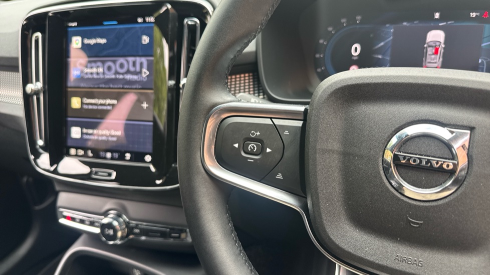 Volvo XC40 2.0 B4P Plus Black Edition 5dr Auto Petrol Estate - Image 34