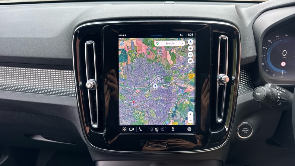 Volvo XC40 2.0 B4P Plus Black Edition 5dr Auto Petrol Estate - Image 35