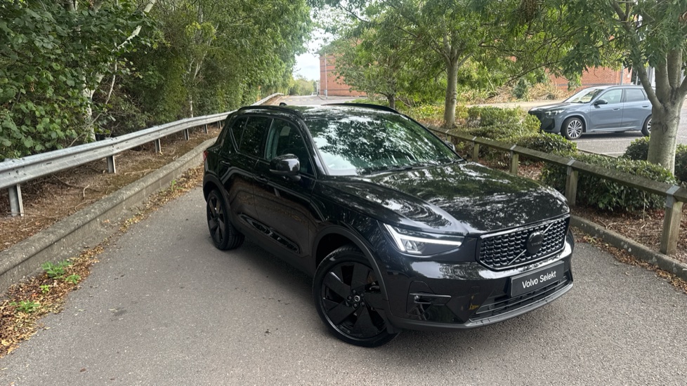 Volvo XC40 2.0 B4P Plus Black Edition 5dr Auto Petrol Estate - Image 49